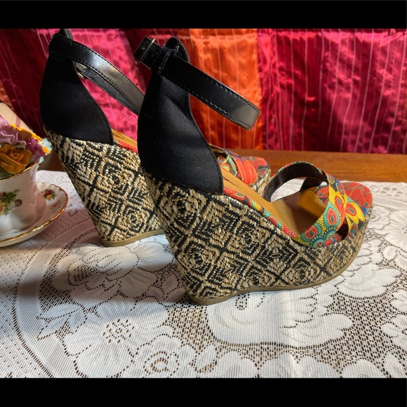 MIA Multicolor Patterned Platform Wedges - Picture 13 of 16